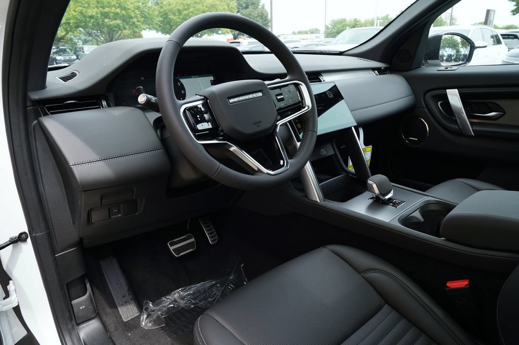 New 2026 Land Rover Discovery Sport Landmark AWD/4WD image 14