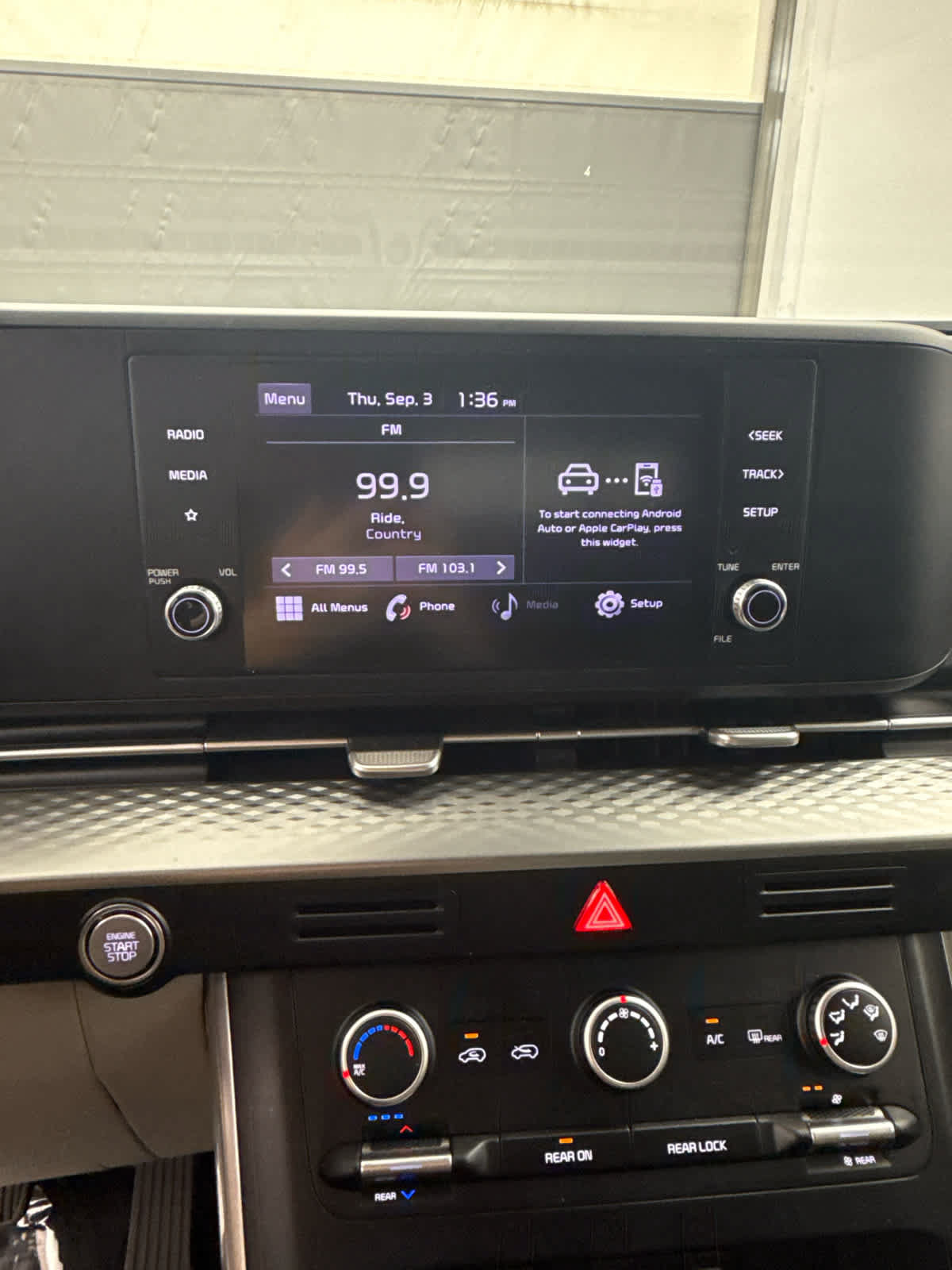 Used 2022 Kia Carnival LX FWD image 76