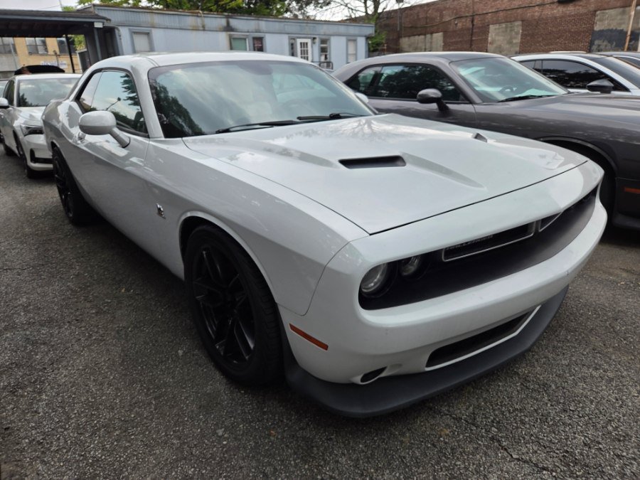 Used 2017 Dodge Challenger R/T Scat Pack RWD image 3