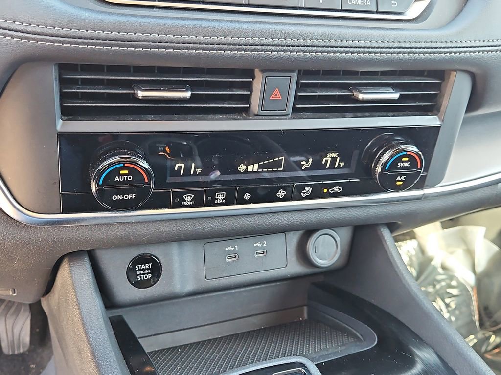 Used 2024 Nissan Rogue SV image 29