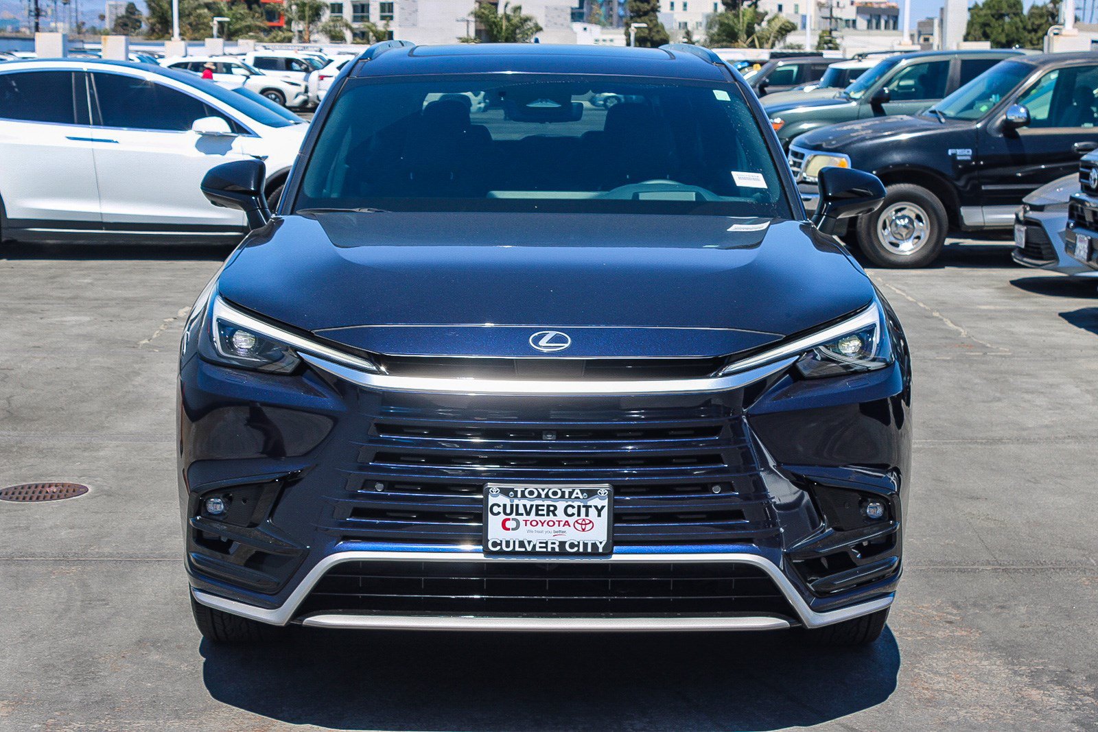 Used 2024 Lexus TX 500h AWD w/ Technology Package image 2