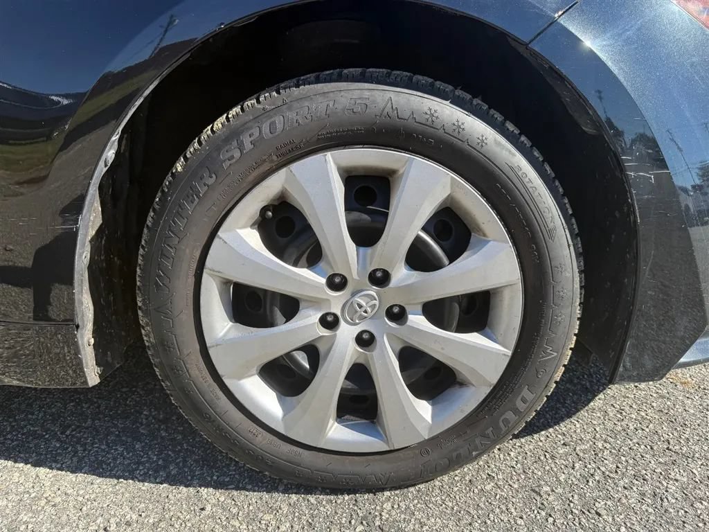 Used 2022 Toyota Corolla LE FWD image 34