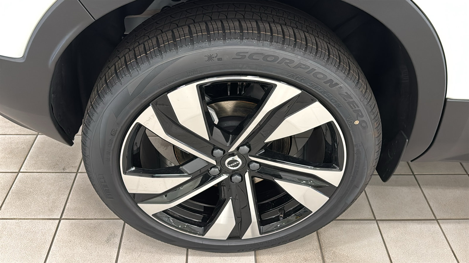 New 2026 Volvo XC40 B5 Ultra w/ Protection Package Premier AWD/4WD image 31