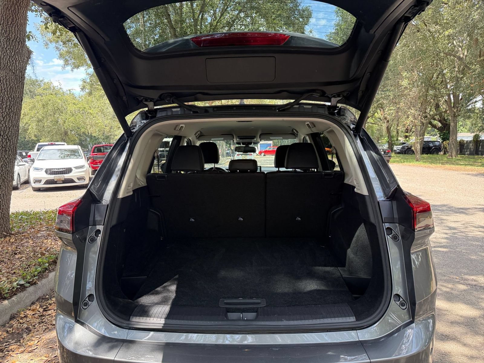 Used 2026 Nissan Rogue SL FWD image 26