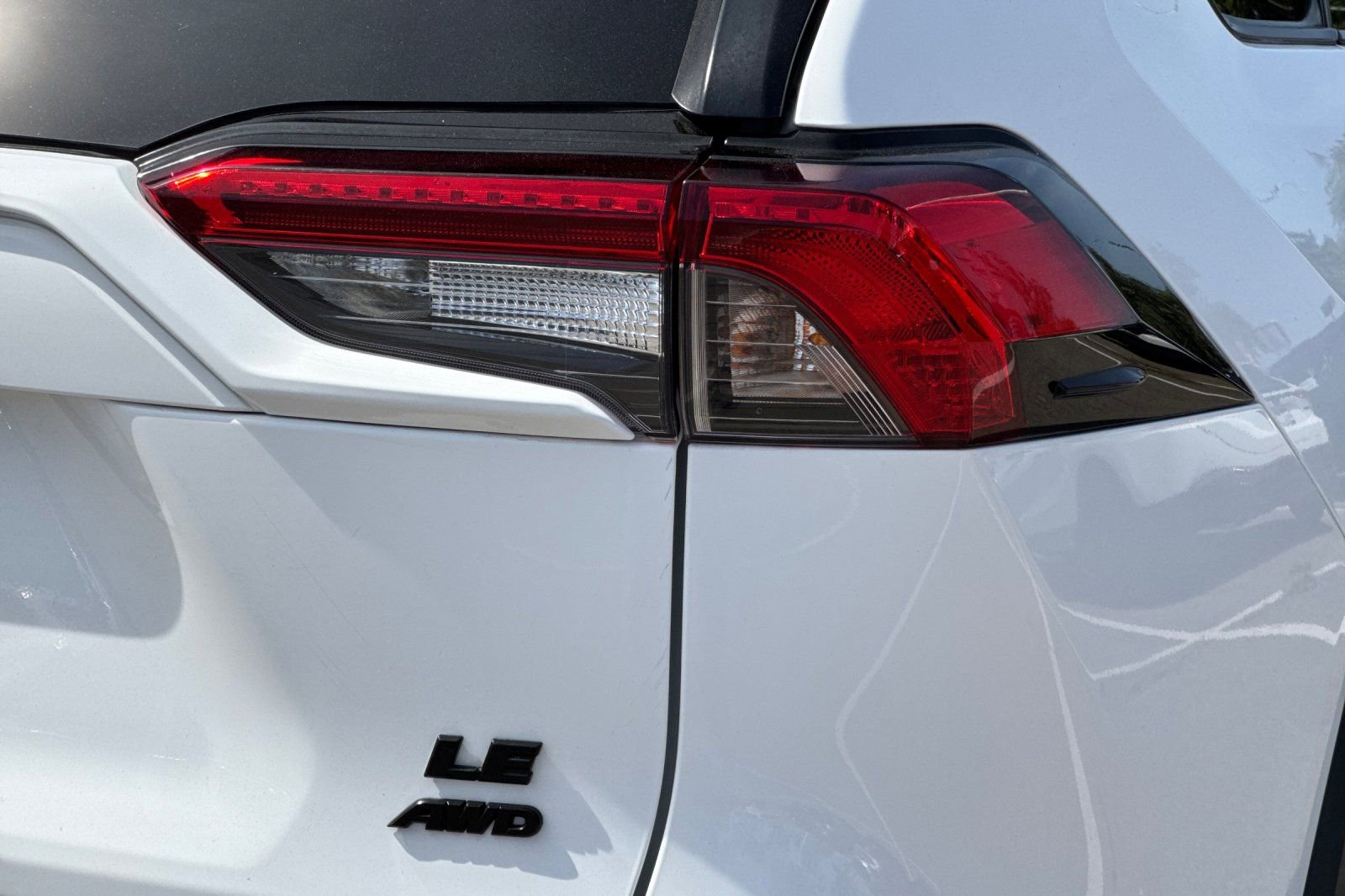 Used 2022 Toyota RAV4 LE image 25