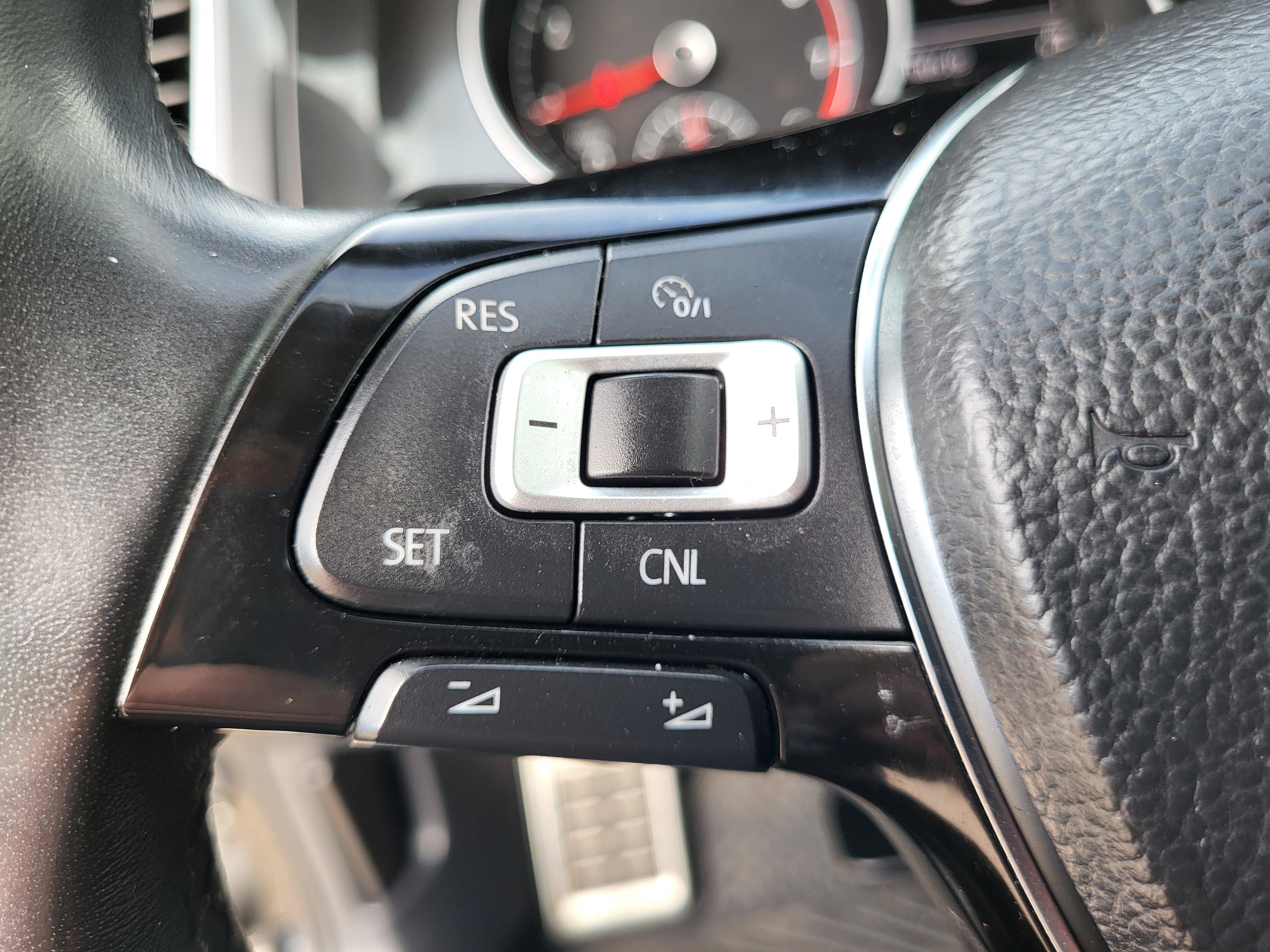 Used 2018 Volkswagen Golf Alltrack S image 19