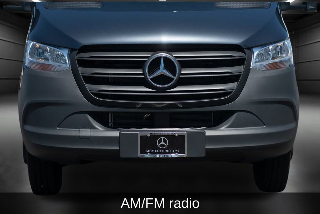 Used 2023 Mercedes-Benz Sprinter 4500 image 13