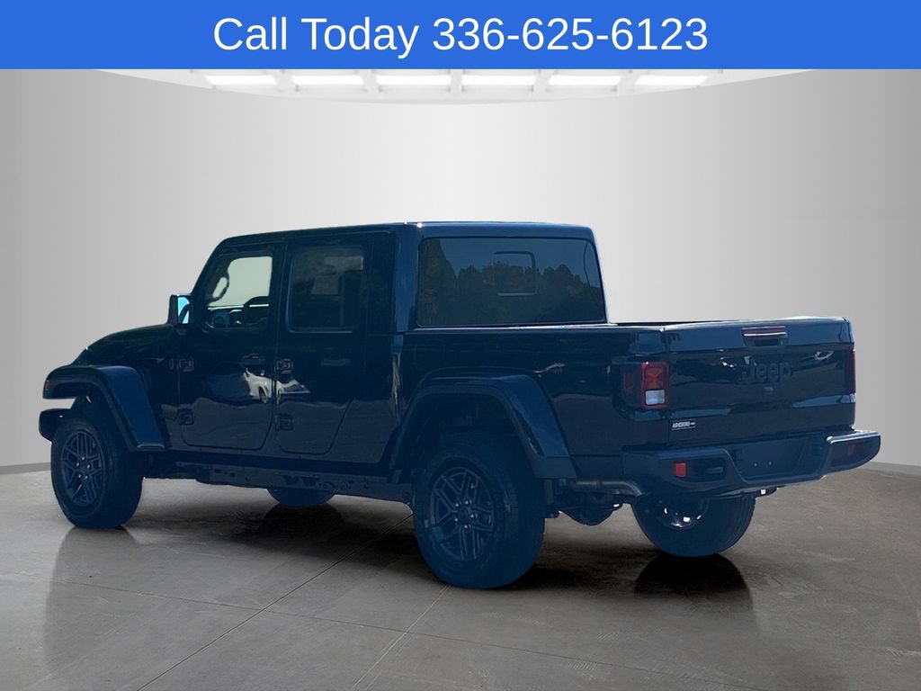New 2025 Jeep Gladiator Sport AWD/4WD image 3