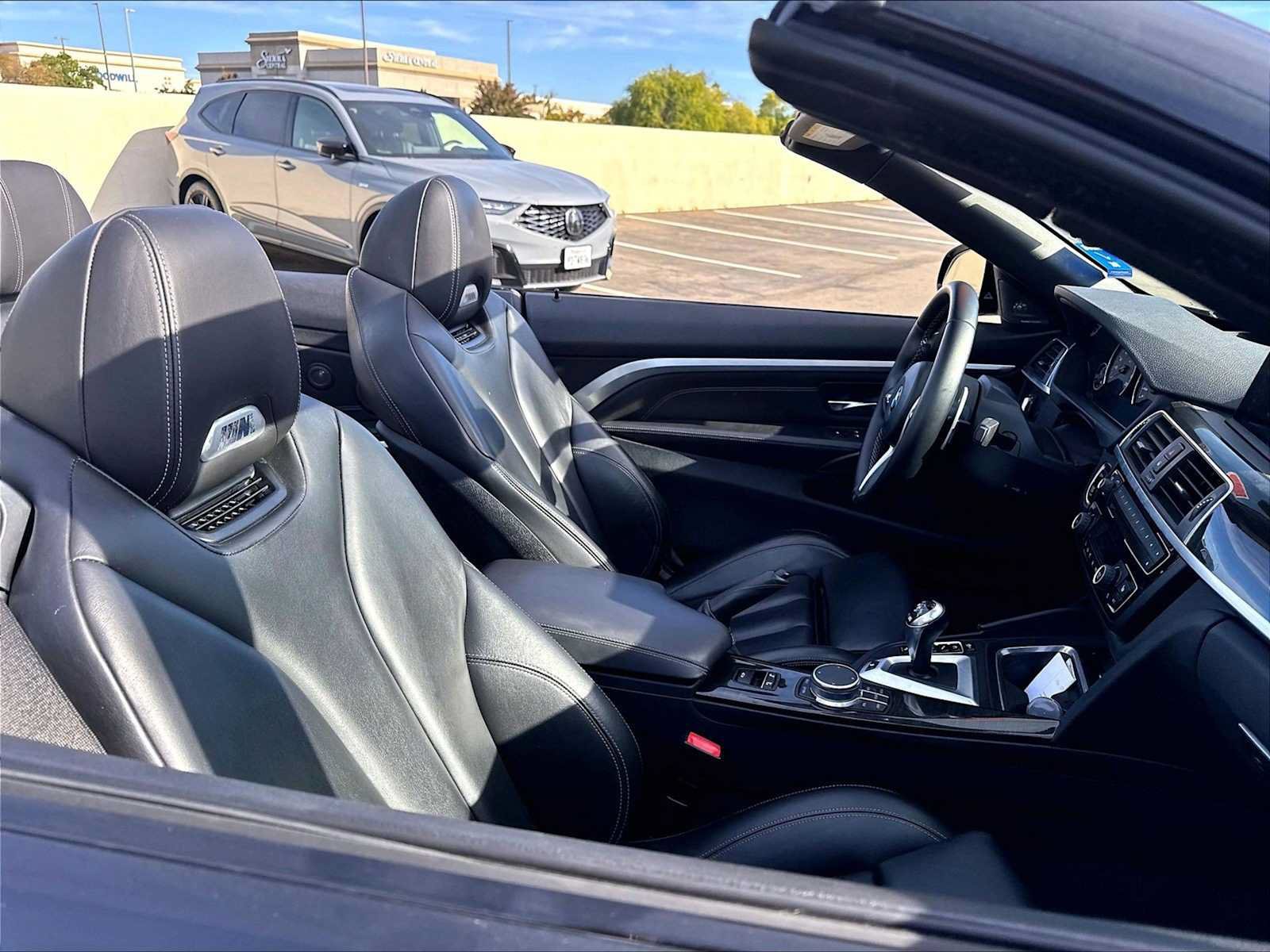 Used 2017 BMW M4 Convertible RWD image 10