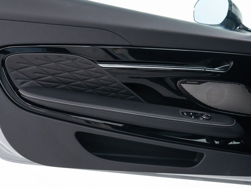 Used 2025 Aston Martin DB12 Coupe image 11