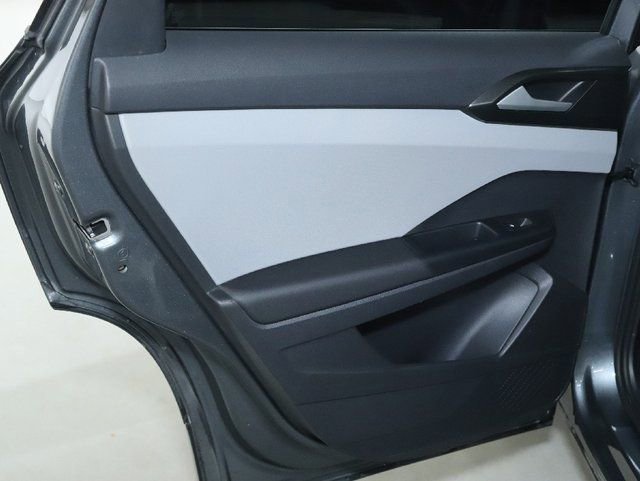 Used 2022 Volkswagen Taos SEL image 13