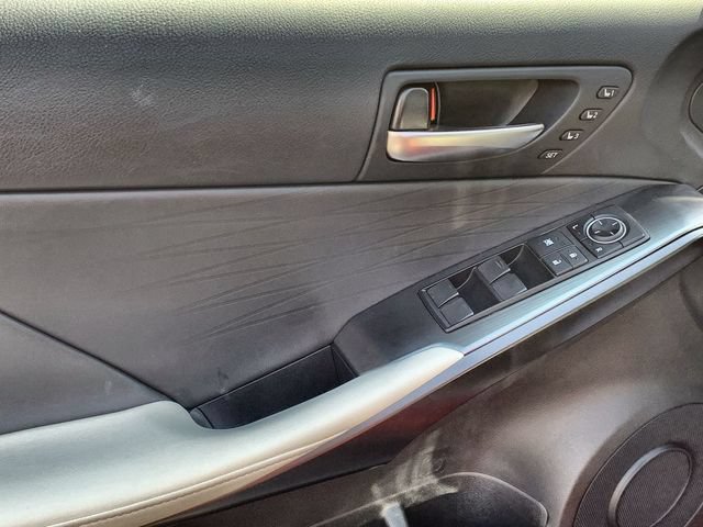 Used 2023 Lexus IS 500 RWD image 17