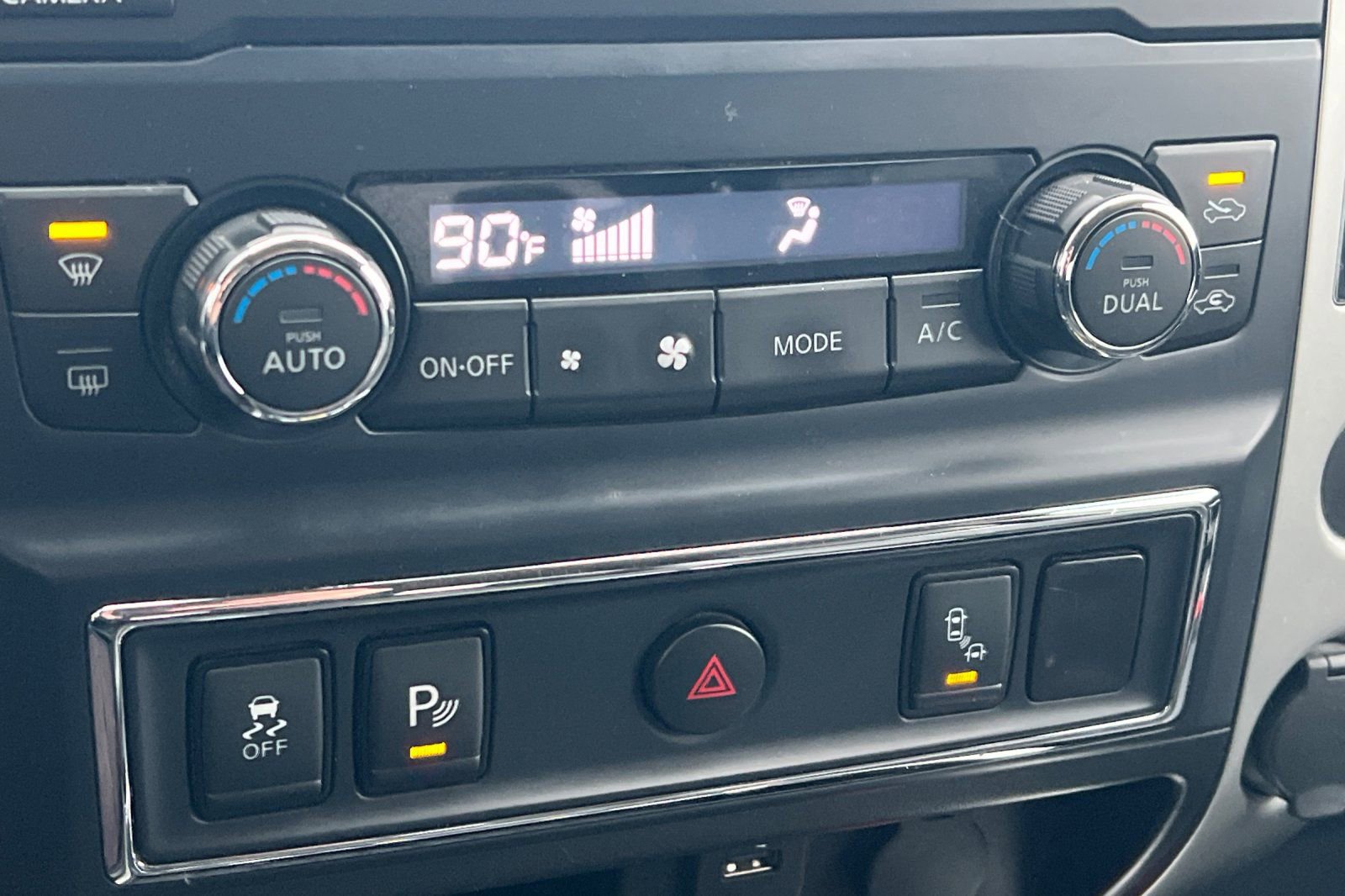 Used 2017 Nissan Titan SL image 20