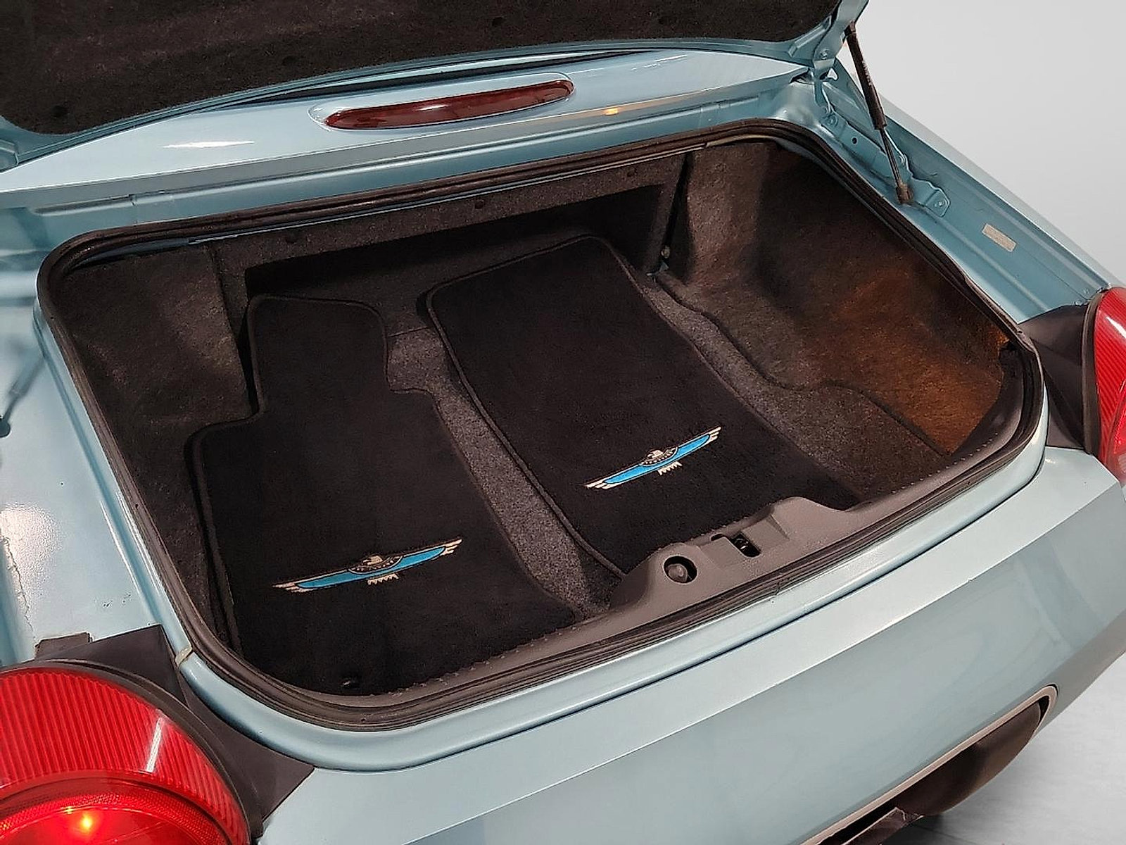 Used 2002 Ford Thunderbird image 8