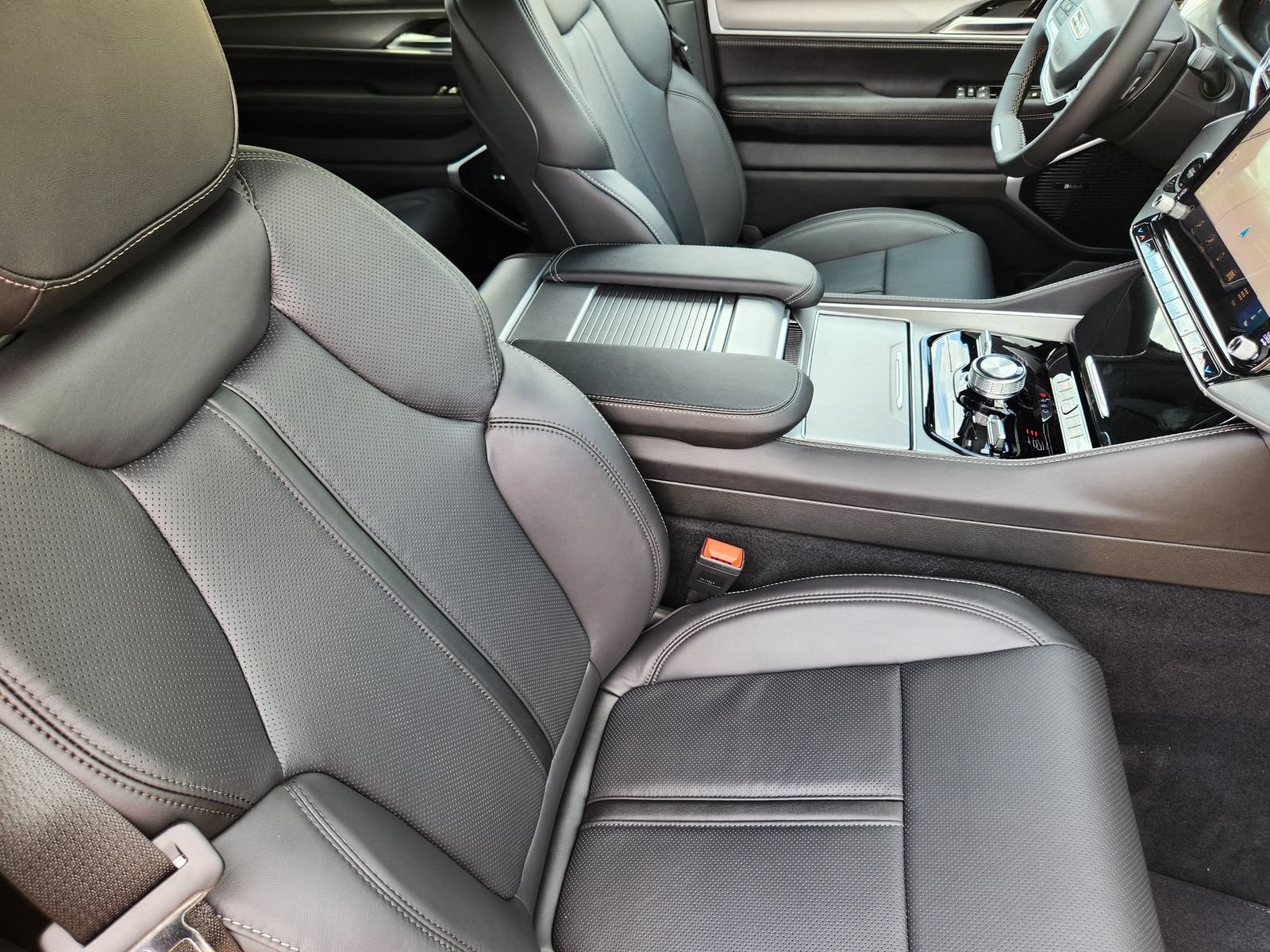 New 2026 Jeep Grand Wagoneer Limited AWD/4WD image 22