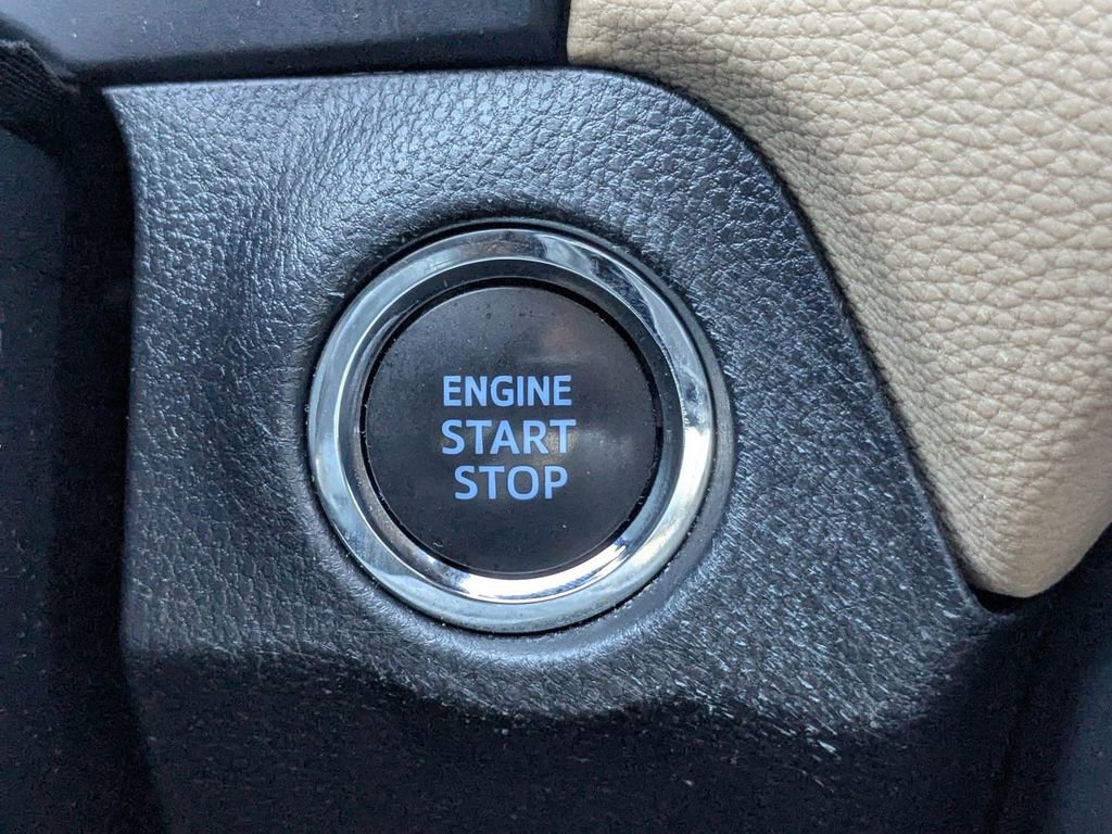 Used 2022 Toyota RAV4 XLE image 30