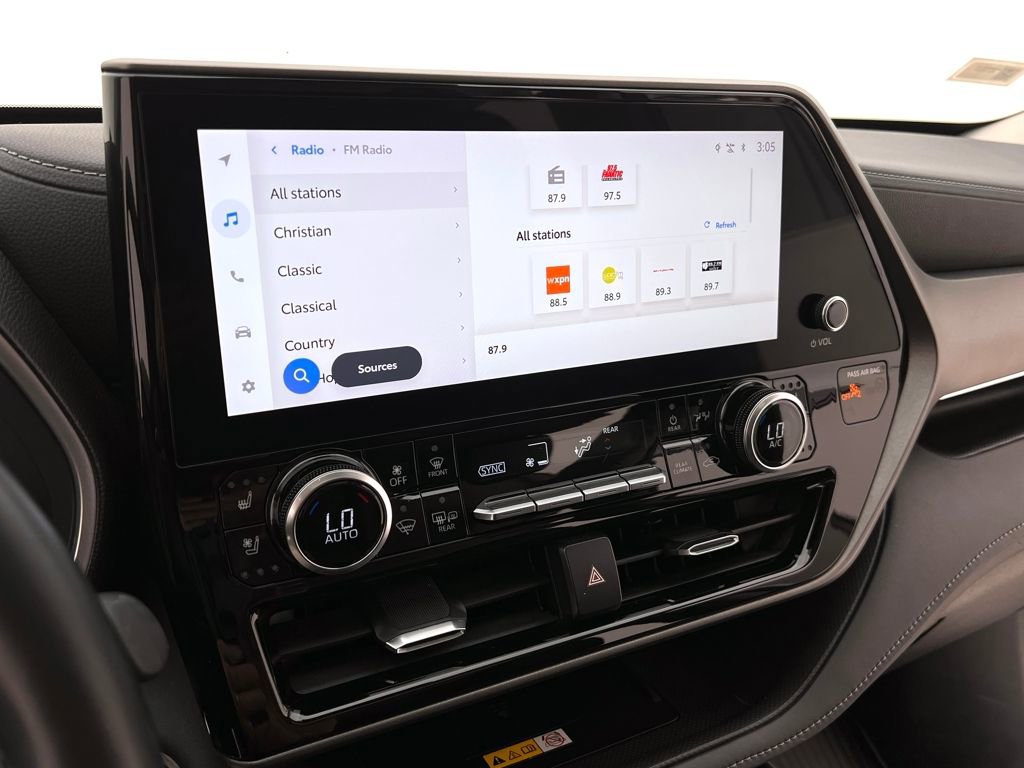 Used 2023 Toyota Highlander Limited image 20