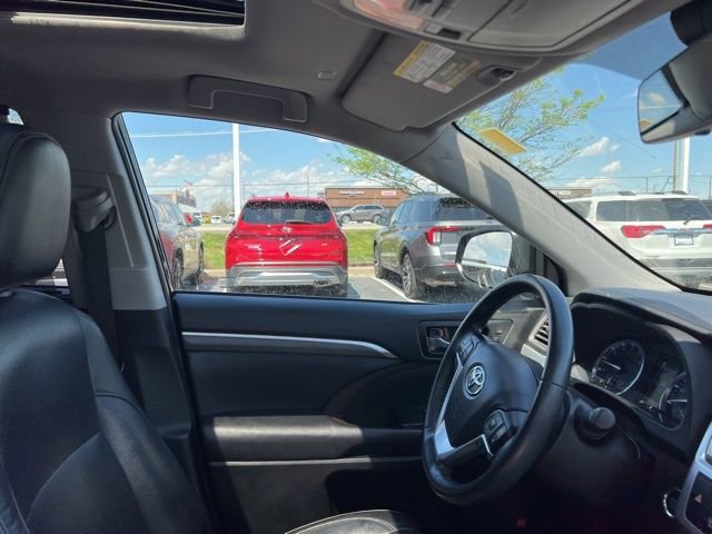 Used 2019 Toyota Highlander Limited image 39