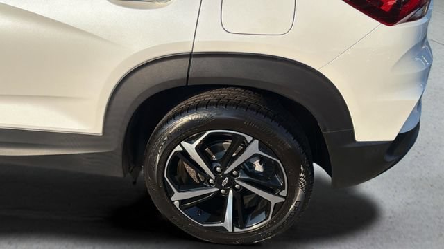 Used 2022 Chevrolet TrailBlazer RS w/ Sun and Liftgate Package FWD image 38