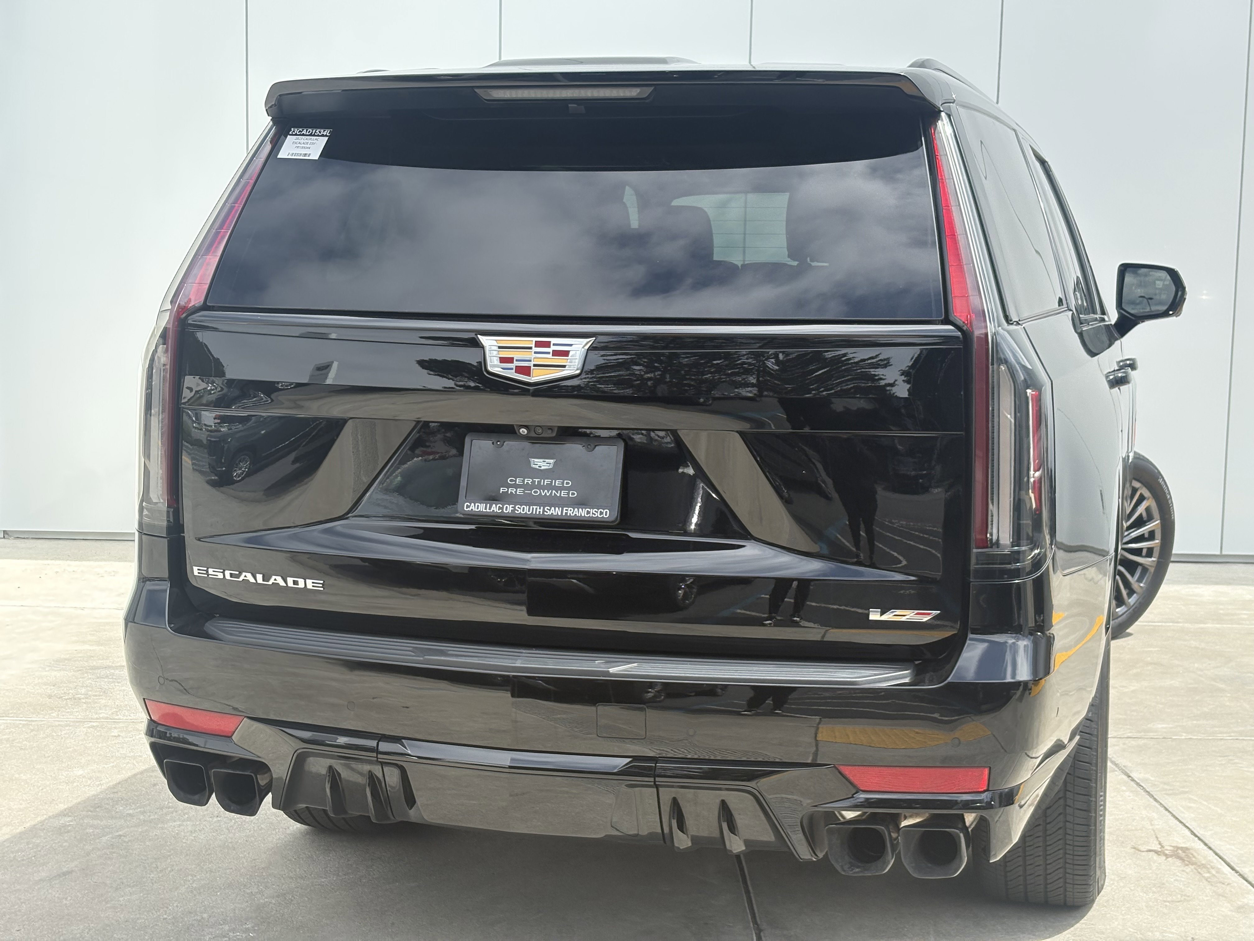 Used 2023 Cadillac Escalade ESV V AWD/4WD image 6