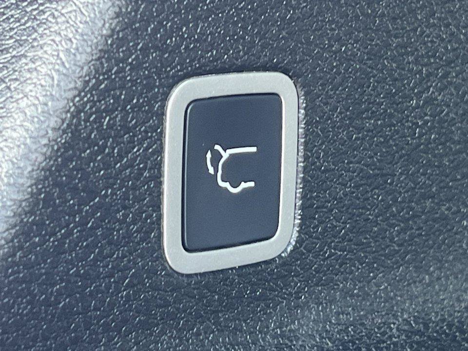 Used 2026 Chrysler Pacifica Select FWD image 34