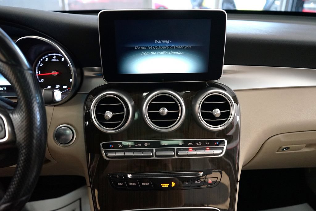 Used 2017 Mercedes-Benz GLC 300 4MATIC image 6