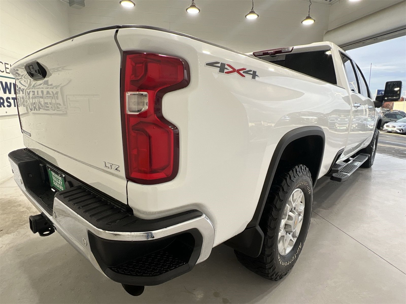 Used 2024 Chevrolet Silverado 3500 LTZ w/ LTZ Convenience Package image 8