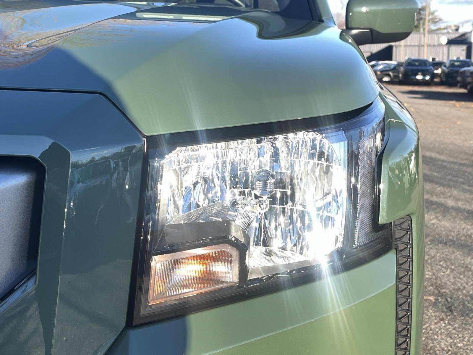 Used 2023 Nissan Frontier SV w/ Tow Package image 10