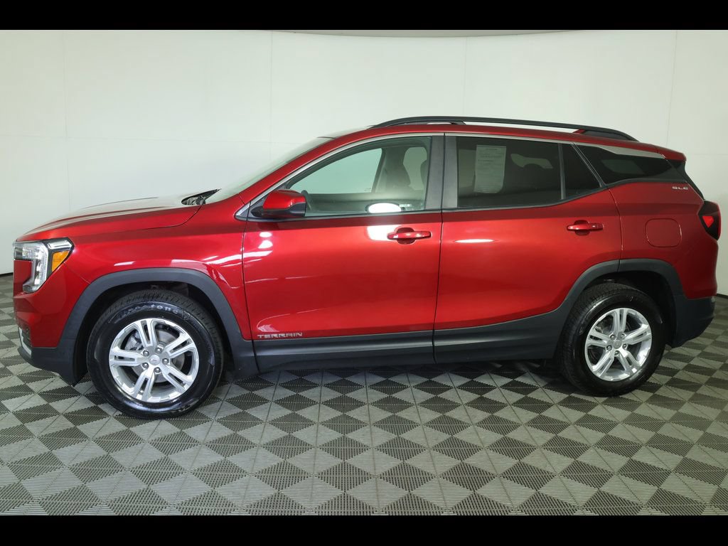 Used 2022 GMC Terrain SLE w/ Driver Convenience Package AWD/4WD image 13