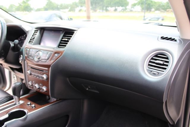 Used 2020 Nissan Pathfinder Platinum w/ Cargo Package FWD image 49
