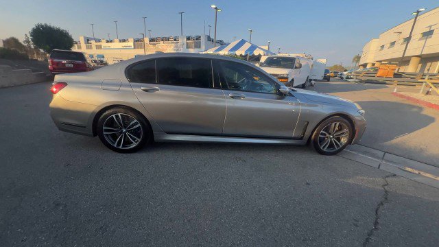 Used 2020 BMW 745e xDrive image 9