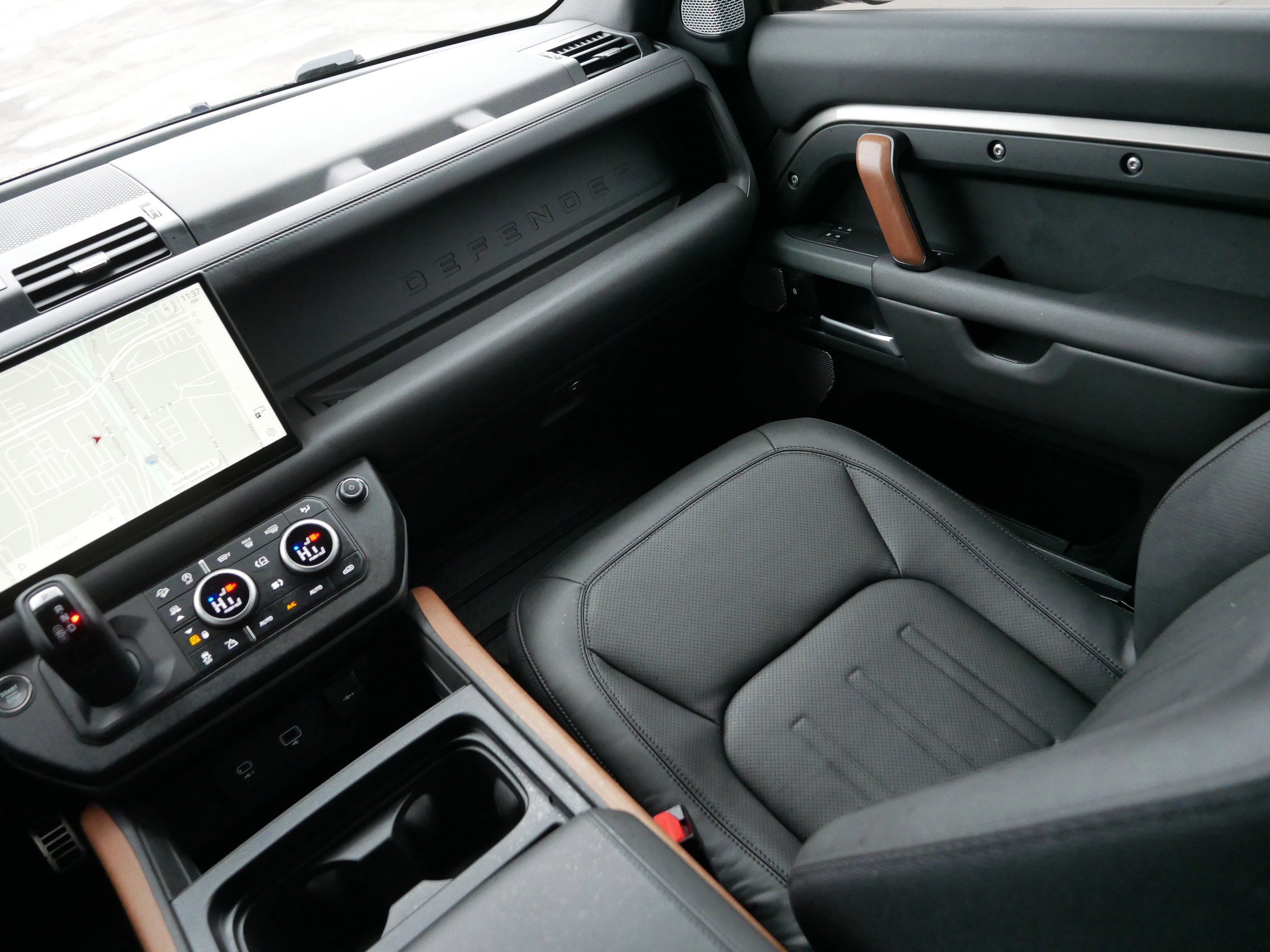 Used 2024 Land Rover Defender 130 X image 11