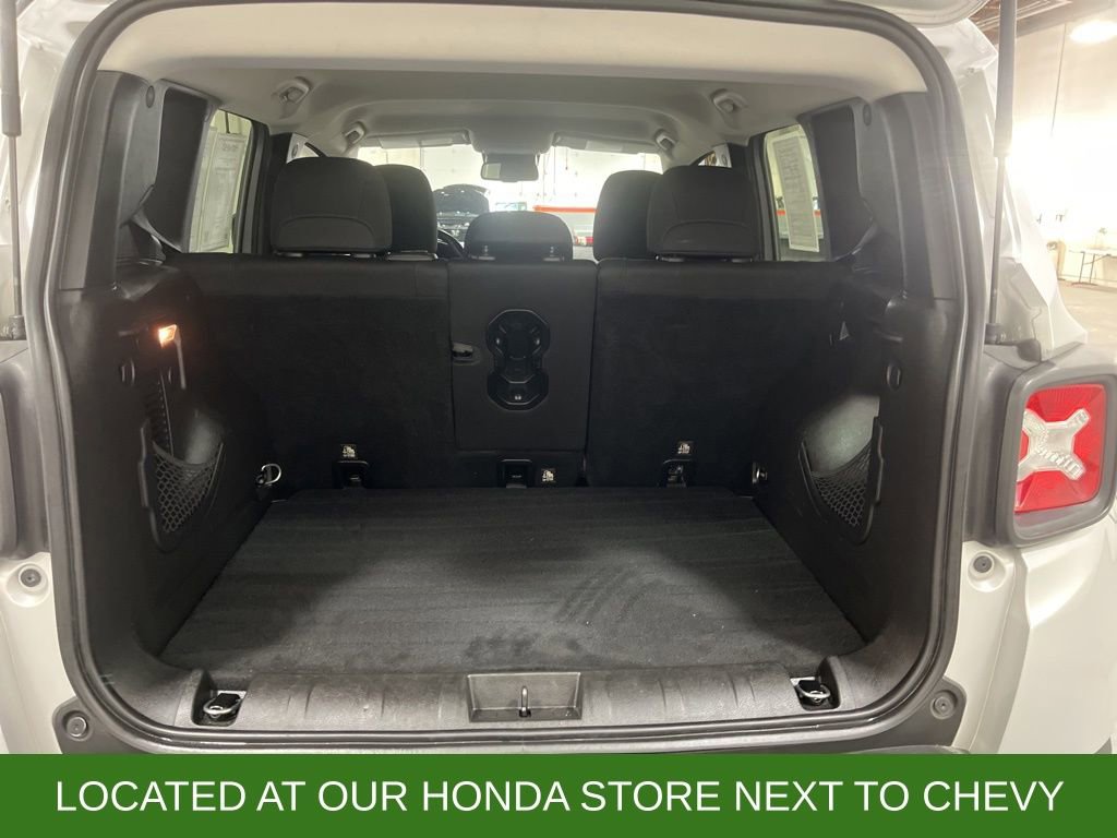 Used 2019 Jeep Renegade Trailhawk w/ UConnect 8.4 Nav Group image 7