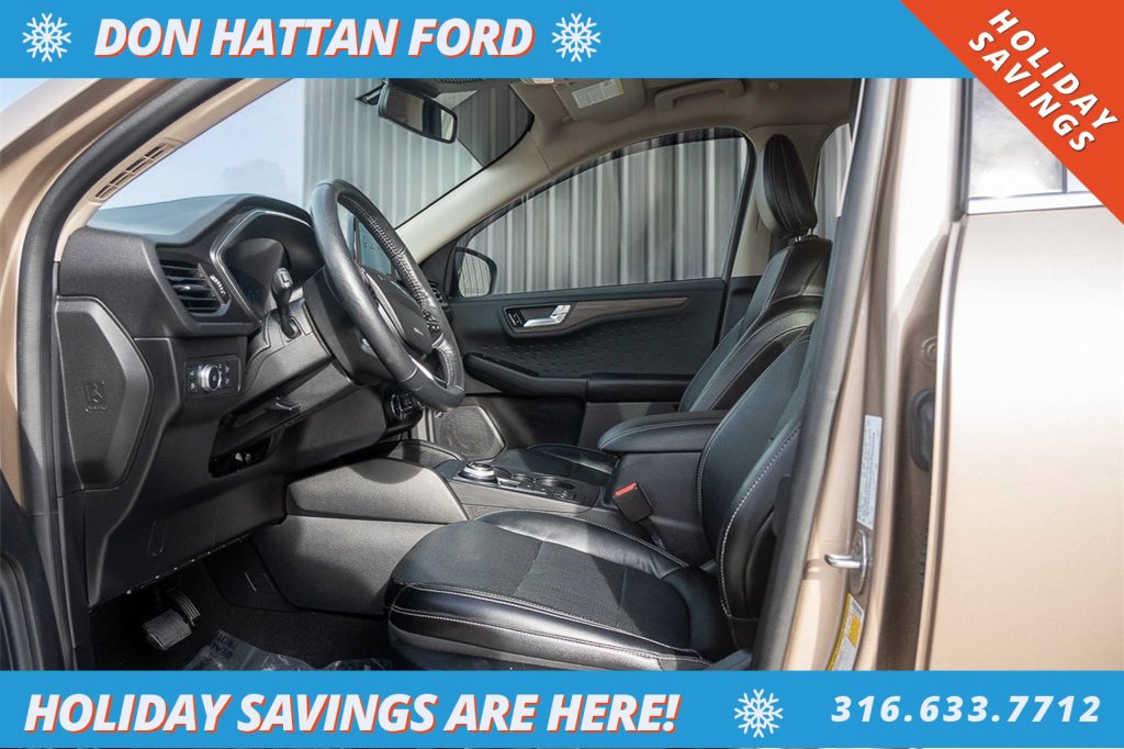 Used 2020 Ford Escape Titanium image 3