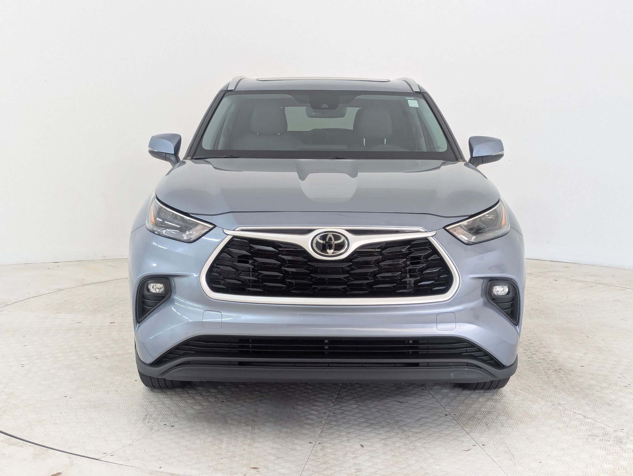 Used 2023 Toyota Highlander XLE image 6