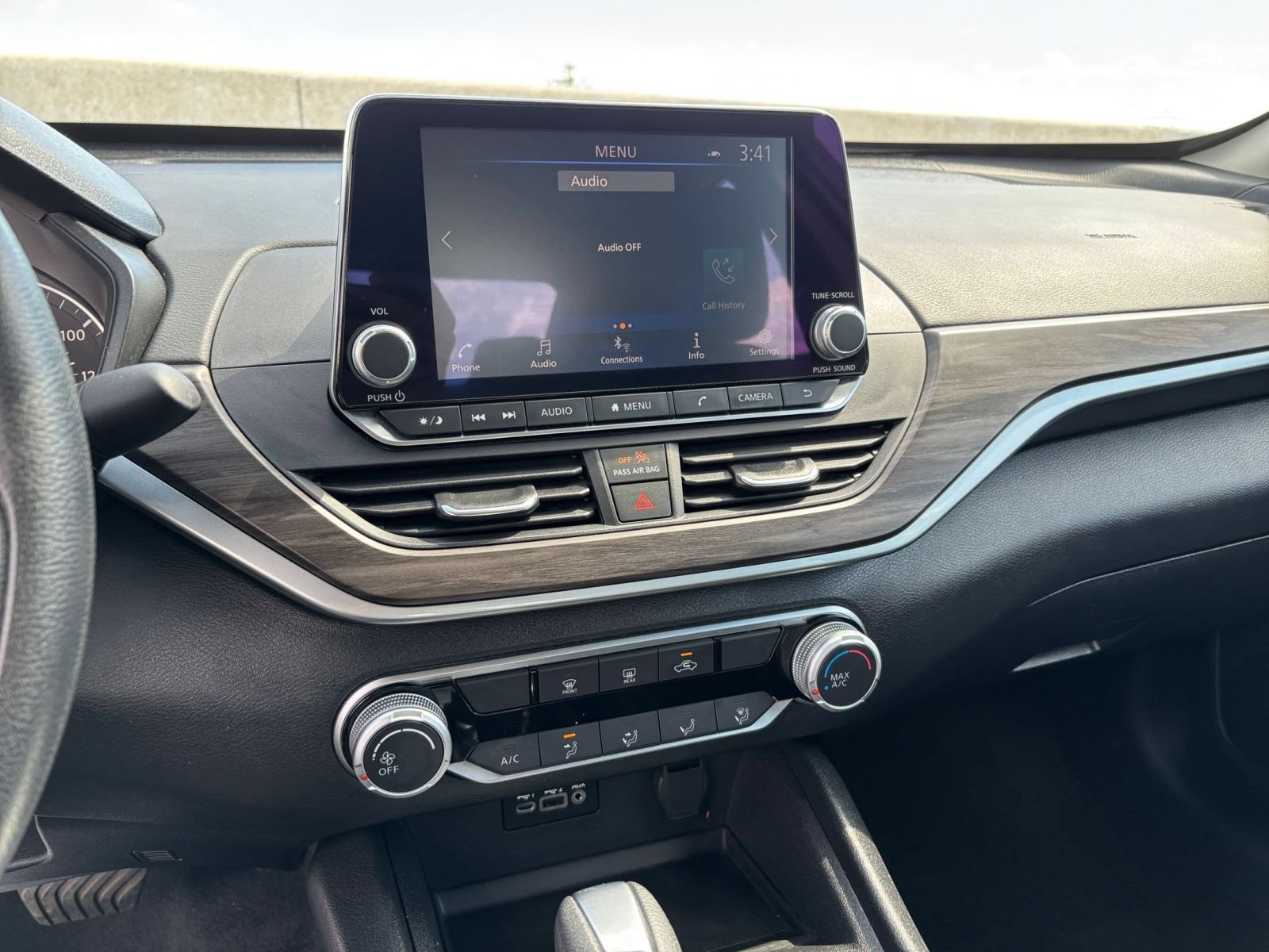 Used 2025 Nissan Altima 2.5 SV FWD image 16