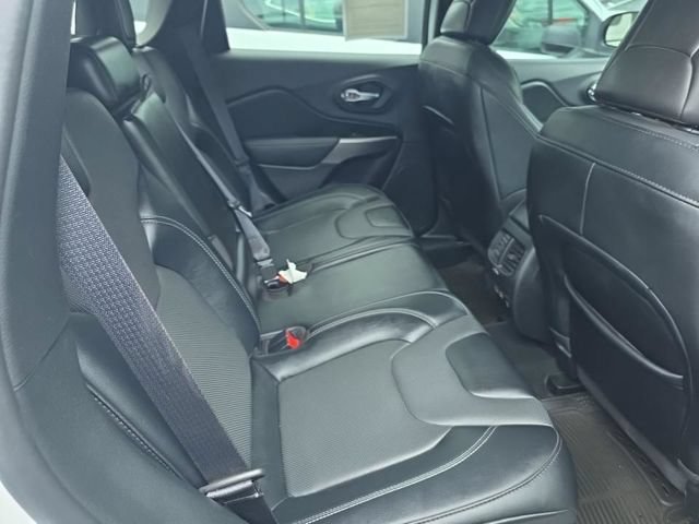 Used 2022 Jeep Cherokee Limited AWD/4WD image 13