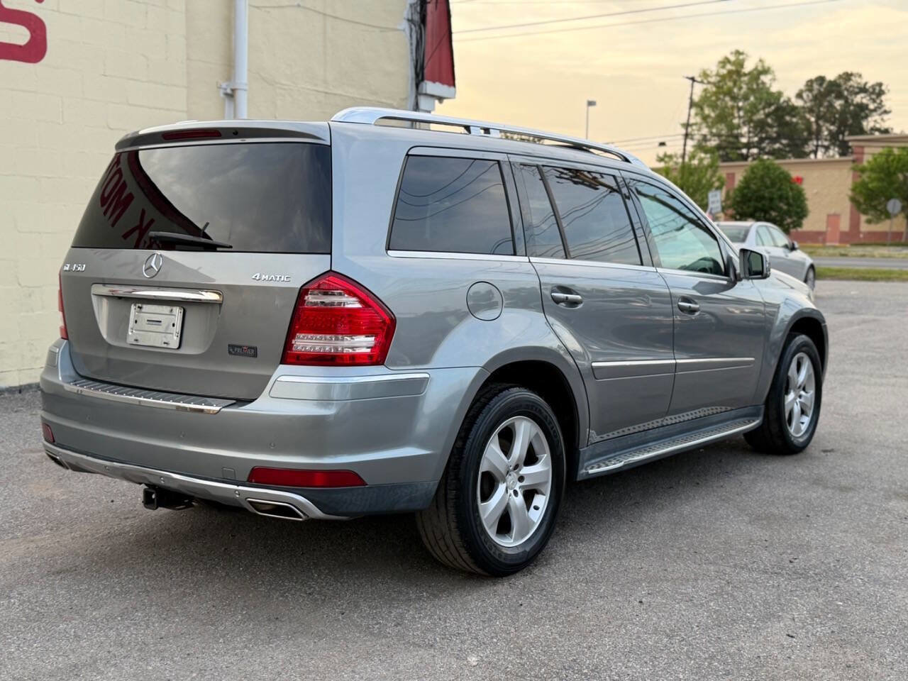 Used 2011 Mercedes-Benz GL 450 4MATIC image 8