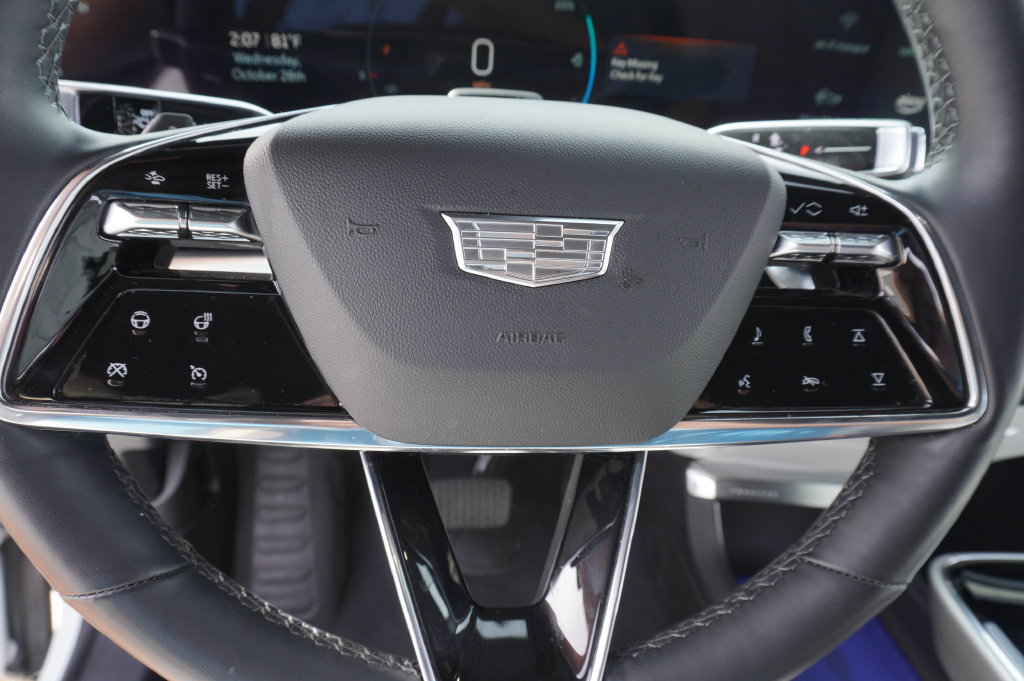 Used 2024 Cadillac Lyriq Luxury AWD/4WD image 18
