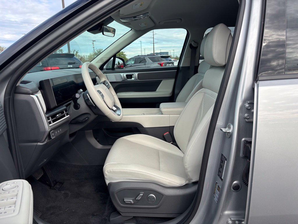 Used 2026 Hyundai Santa Fe SEL AWD/4WD image 15