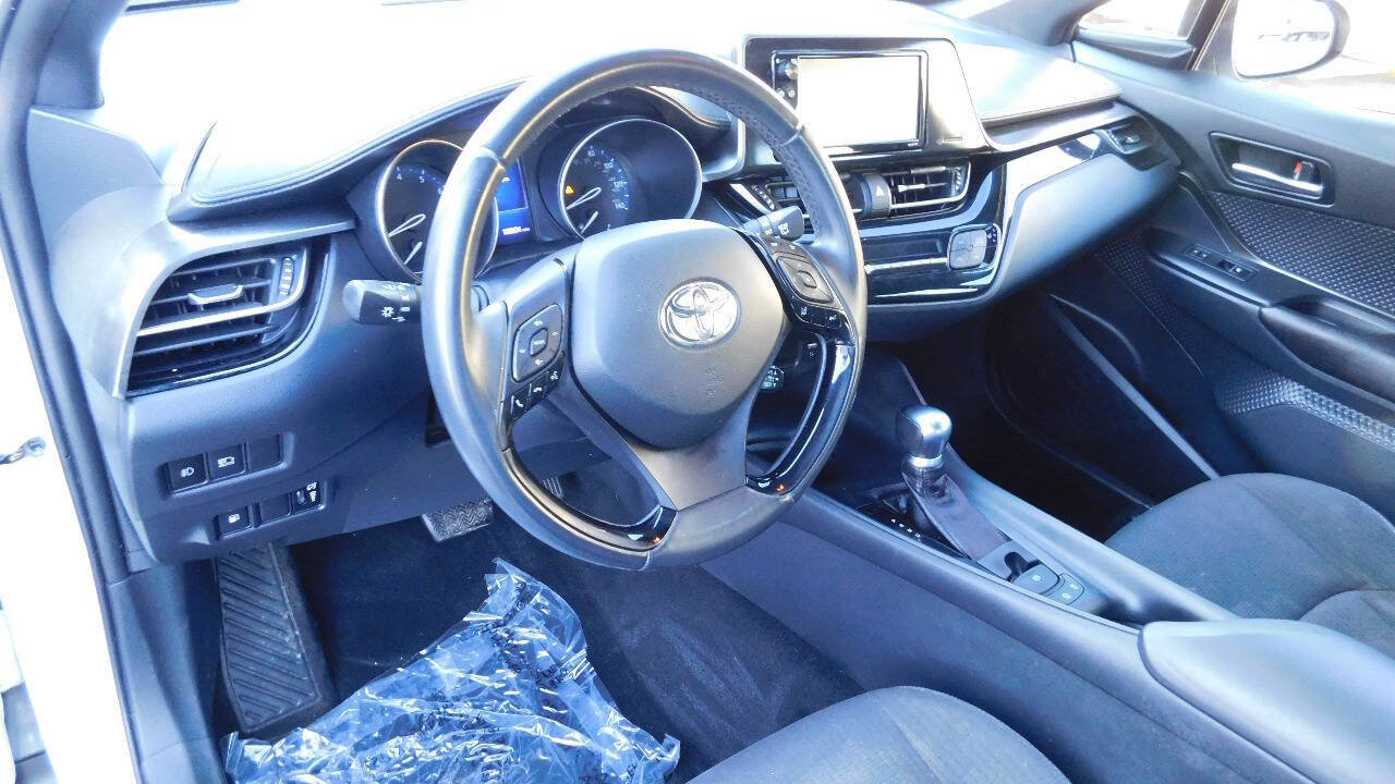 Used 2018 Toyota C-HR XLE image 22