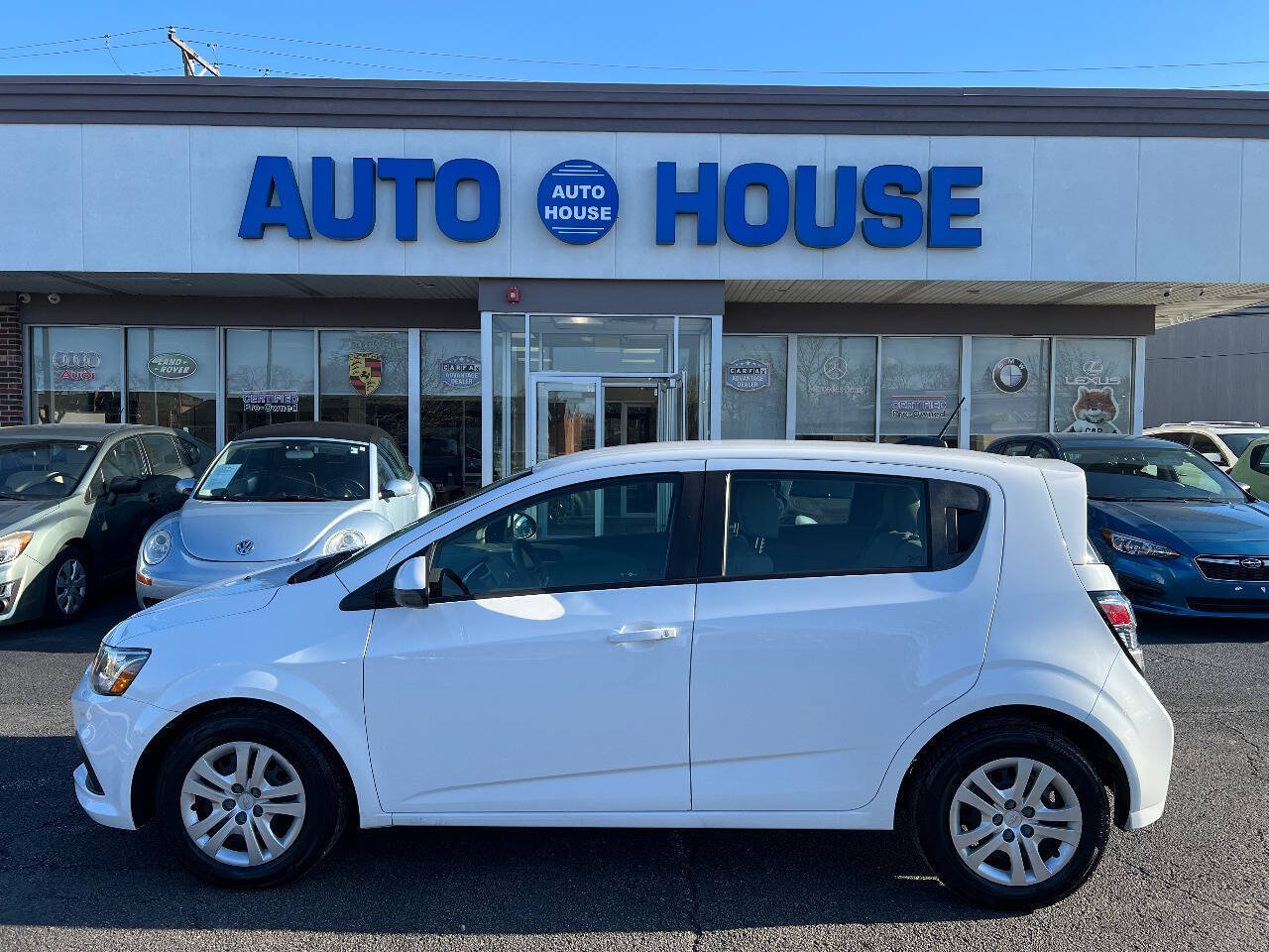 Used 2017 Chevrolet Sonic LT FWD image 8
