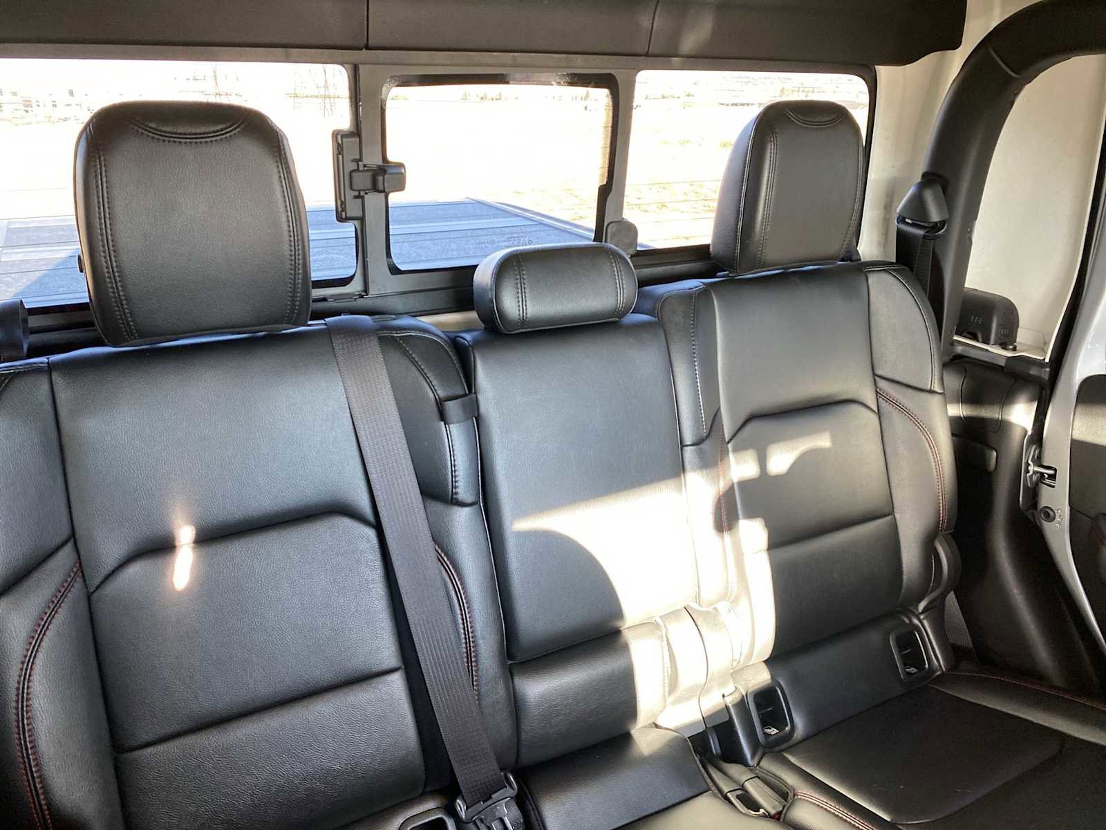 Used 2020 Jeep Gladiator Rubicon w/ Trailer Tow Package image 17