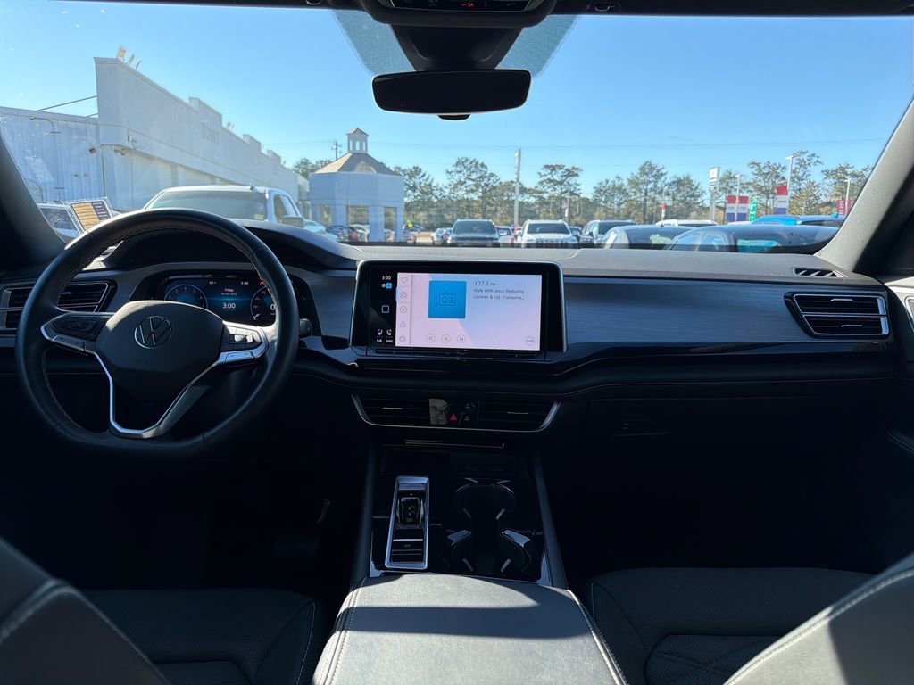 Used 2025 Volkswagen Atlas Cross Sport SE image 14