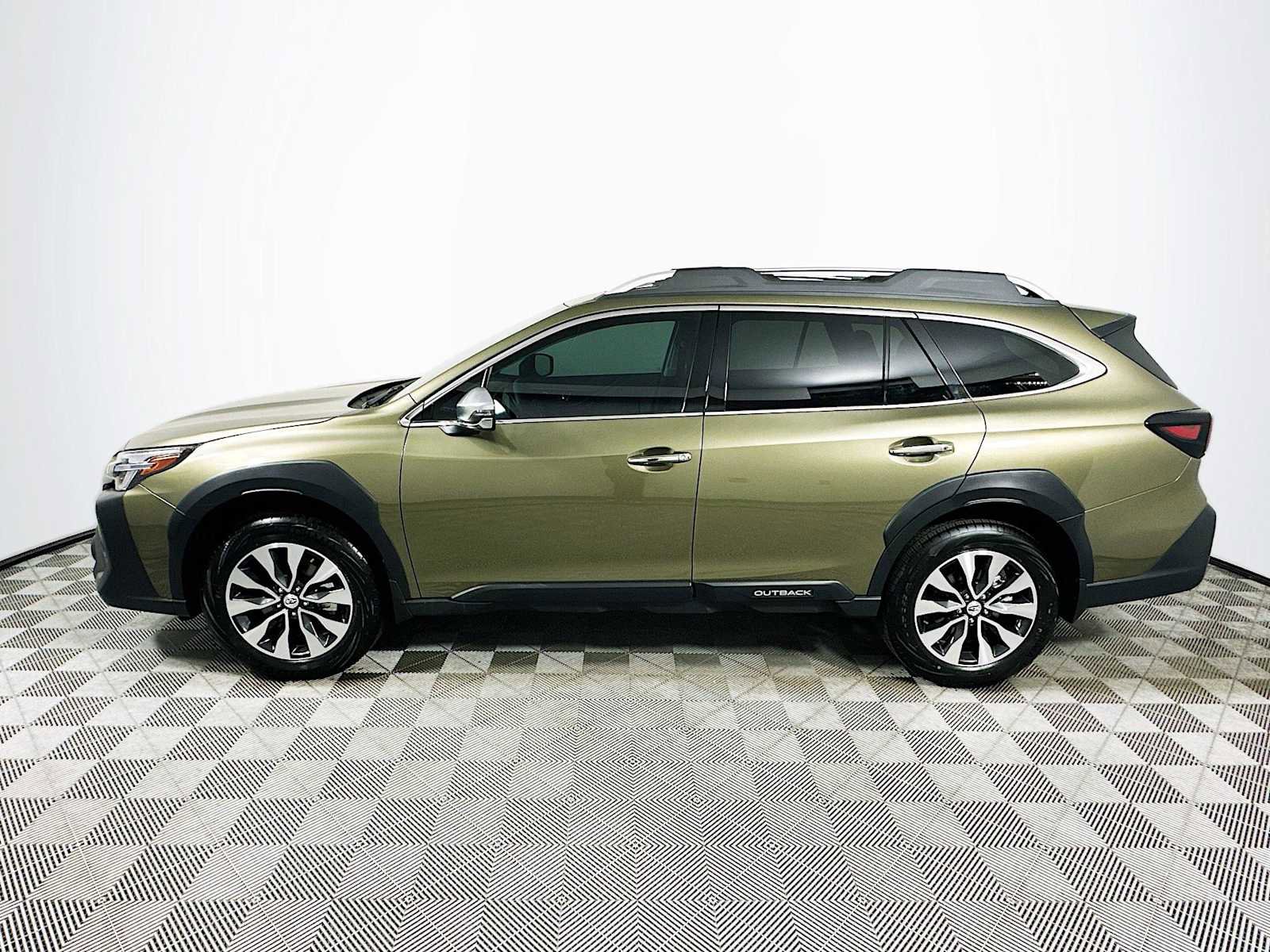 New 2025 Subaru Outback Touring XT image 4