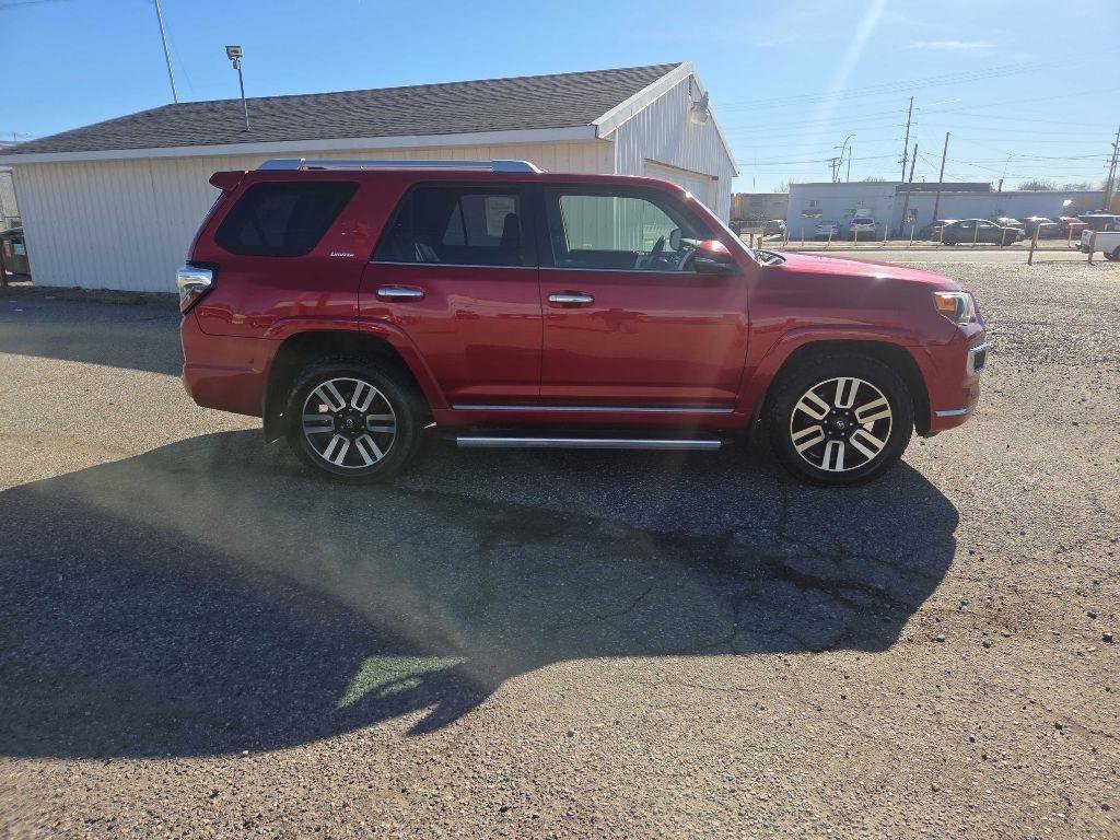 Used 2014 Toyota 4Runner SR5 AWD/4WD image 6