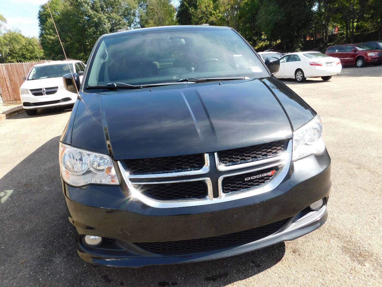 Used 2017 Dodge Grand Caravan SXT image 10