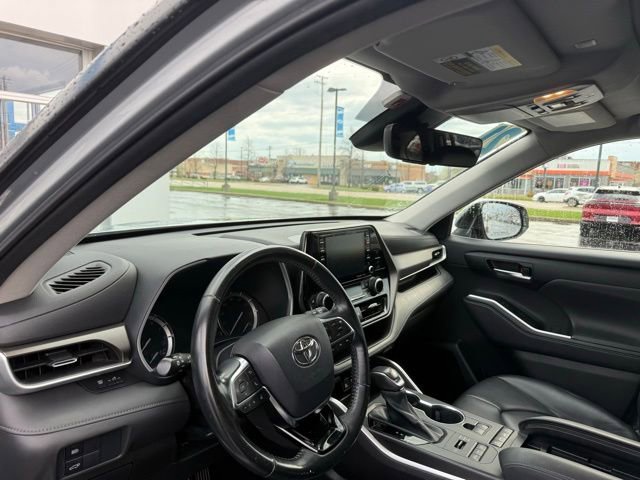 Used 2021 Toyota Highlander XLE image 8