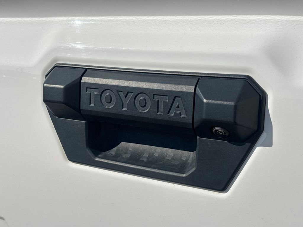 Used 2025 Toyota Tacoma SR image 29