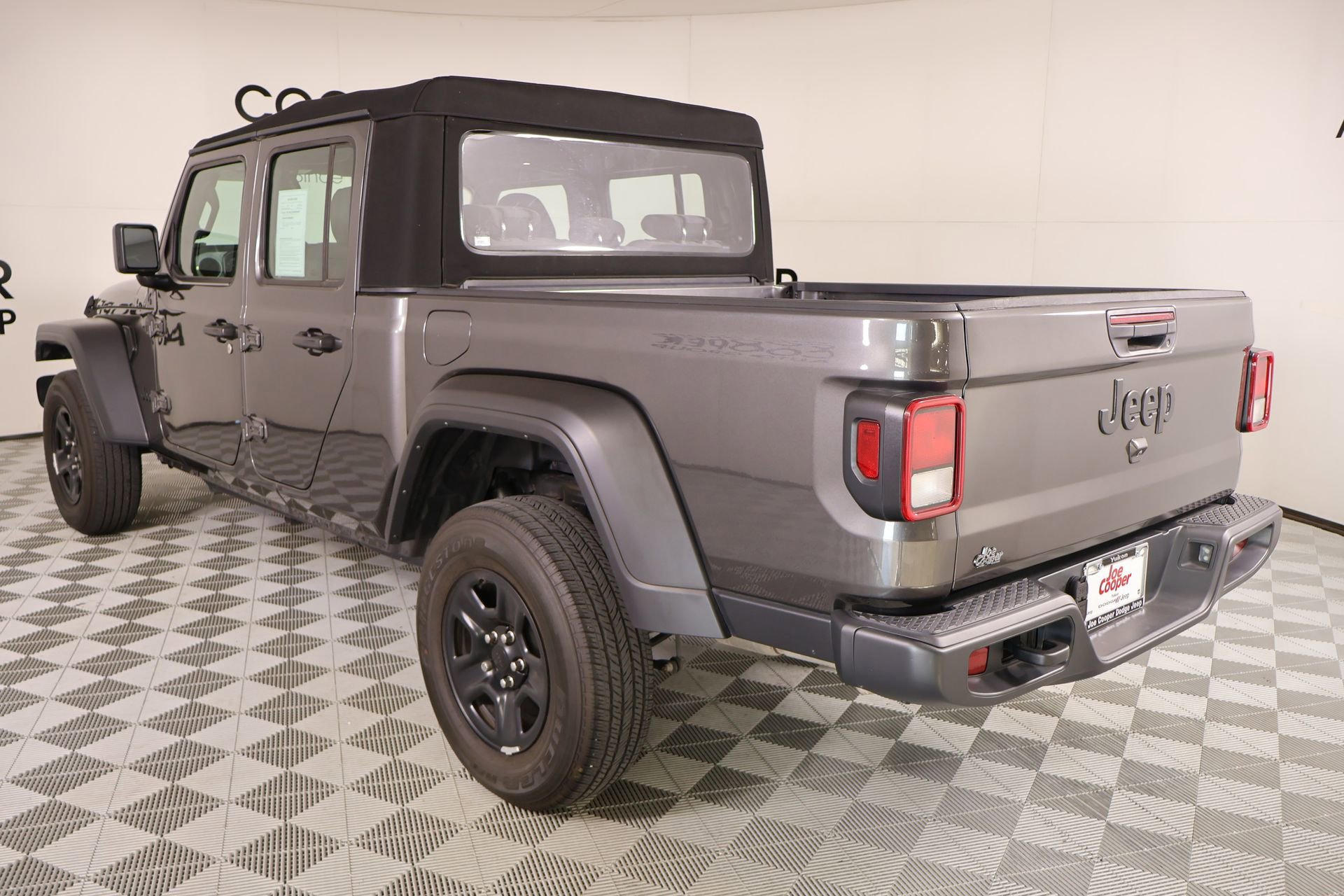 Used 2024 Jeep Gladiator Sport image 21